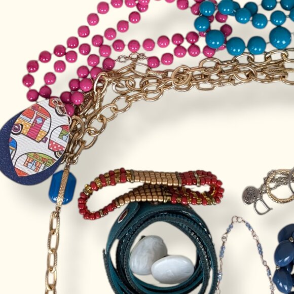 ODESSA - Vintage To Now Jewelry Lot - 048 - Picture 2 of 7